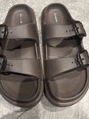 Billabong Unisex Black Rubber Slip On Buckle Sandals Fits Shoe Size 11